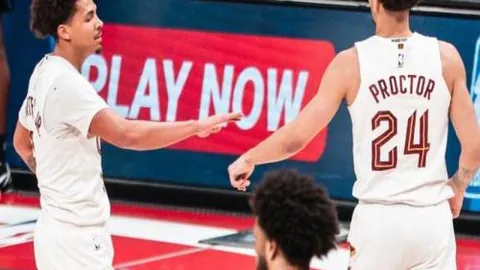 冬奥前夕短道速滑世赛：中国健儿故土决战巅峰